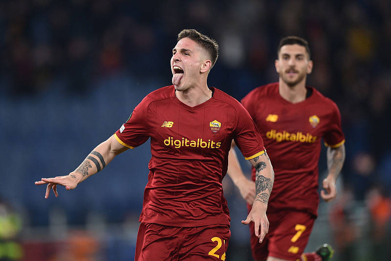 那不勒斯胜利后跃居积分榜第二，冲击冠军榜首的简单介绍