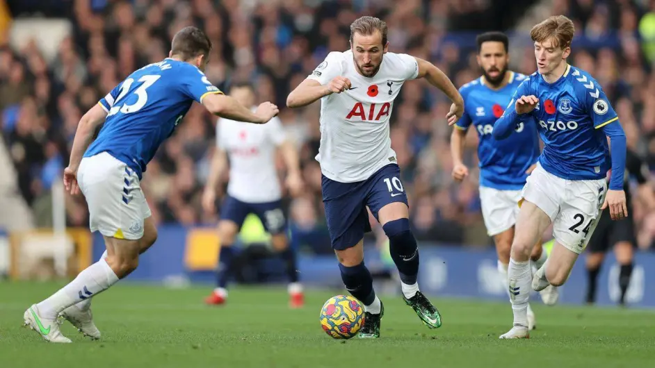 利兹联主场大胜热刺，逆袭成功！